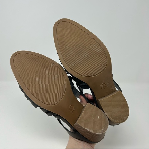 Universal‎ Thread Heeled Mules - Picture 6 of 7